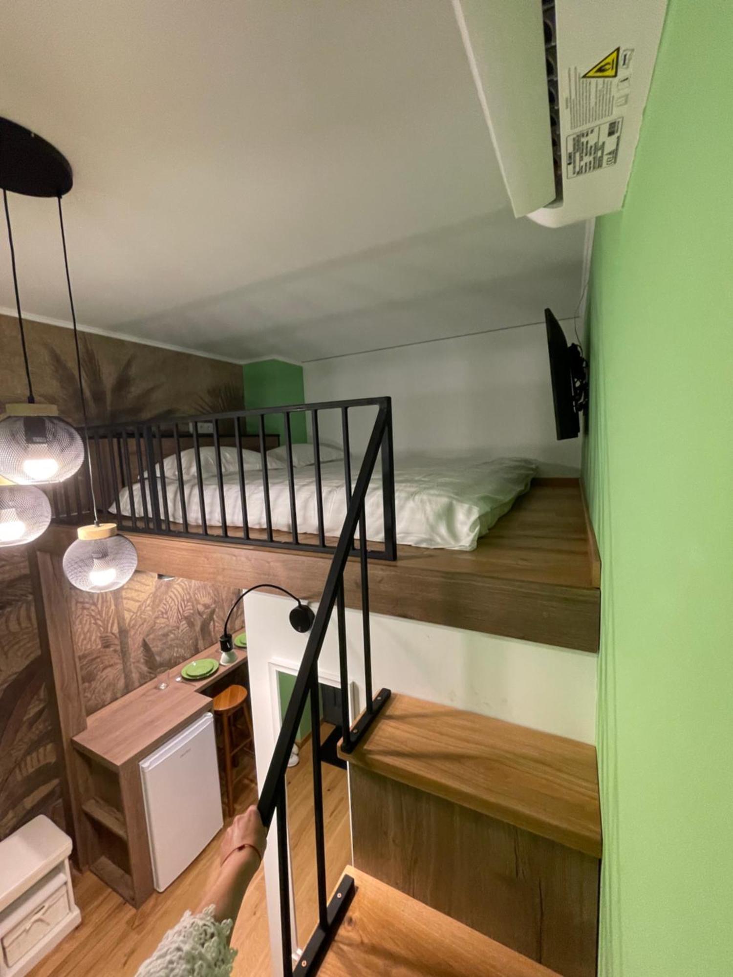 Central Apartment With 2 Bedrooms And 2 Bathrooms Oradea Dış mekan fotoğraf